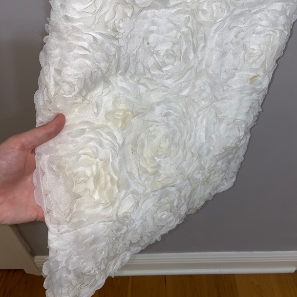 White & Black dress with Rose details on bottom - Picture 4 of 7